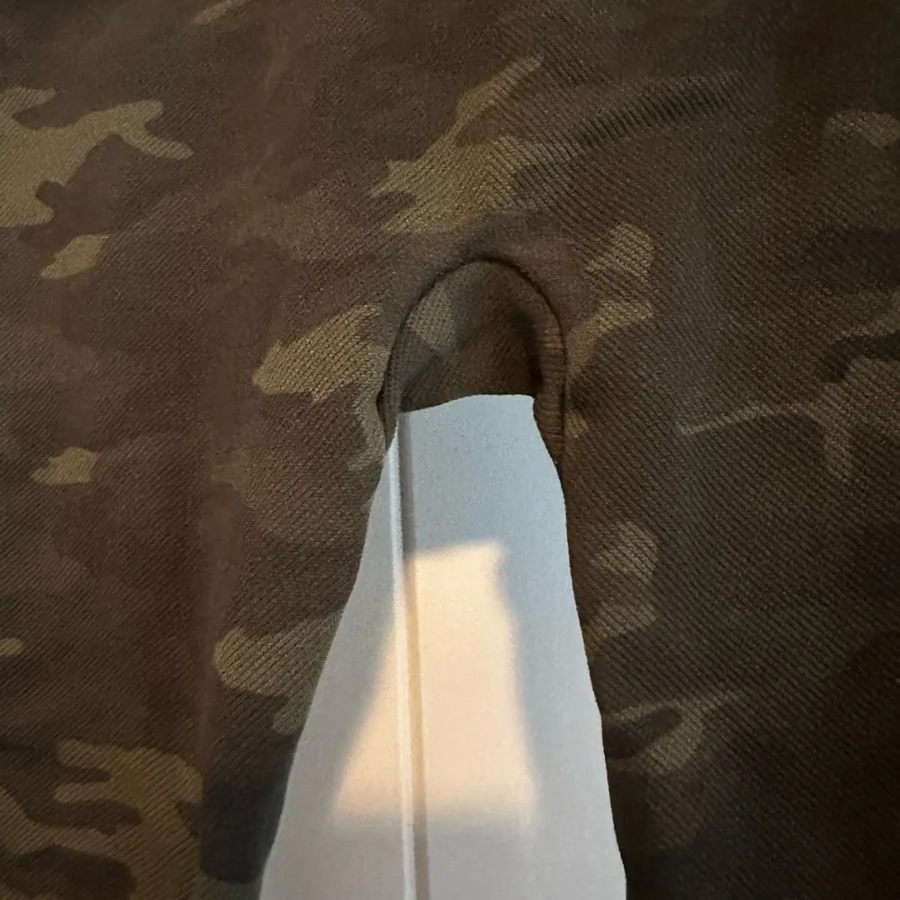 Women’s M Spanx Look At Me Now Green Camo Seamless‎ Leggings - Picture 8 of 11